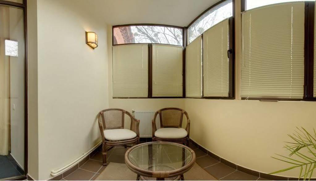 Four Rooms Mini-Hotel Kharkiv Exterior photo